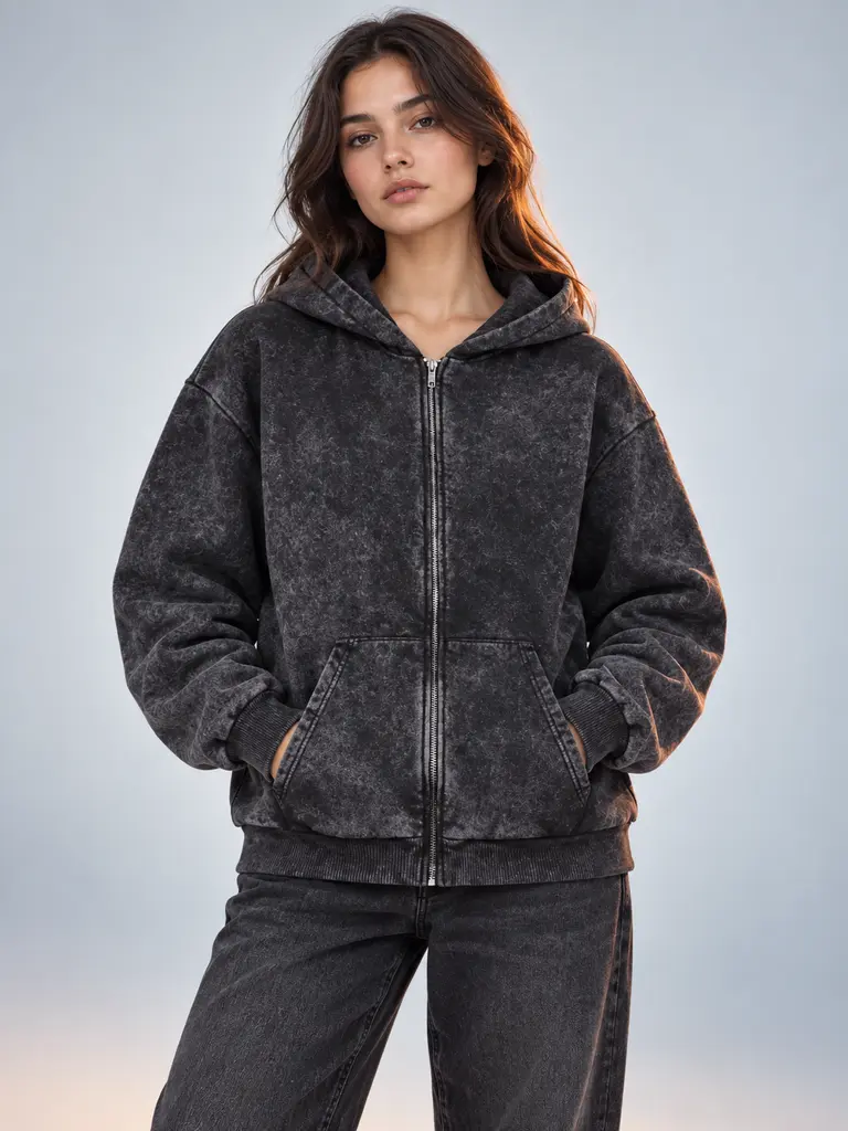 Худи зип Garment dyed 380 г — визуализация посадки на модели